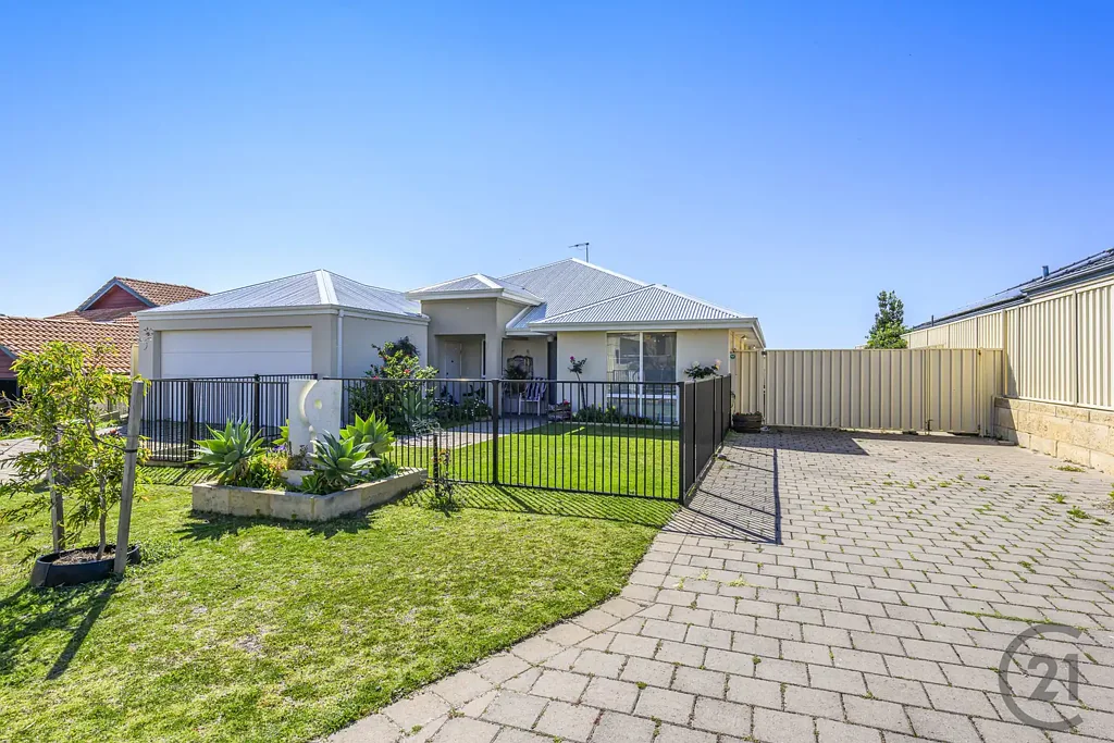 Dawesville 4Phòng ngủ A Great Dawesville Location with Street Appeal & Potential
