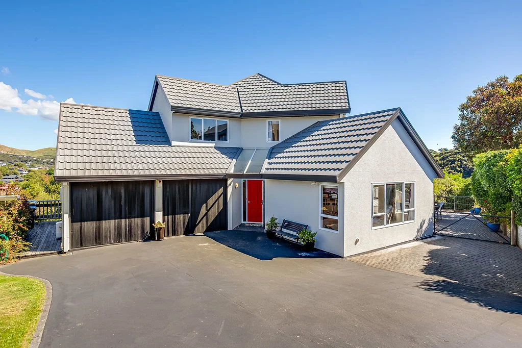 Whitby 4 Bedroom Sun, Privacy and Room for All