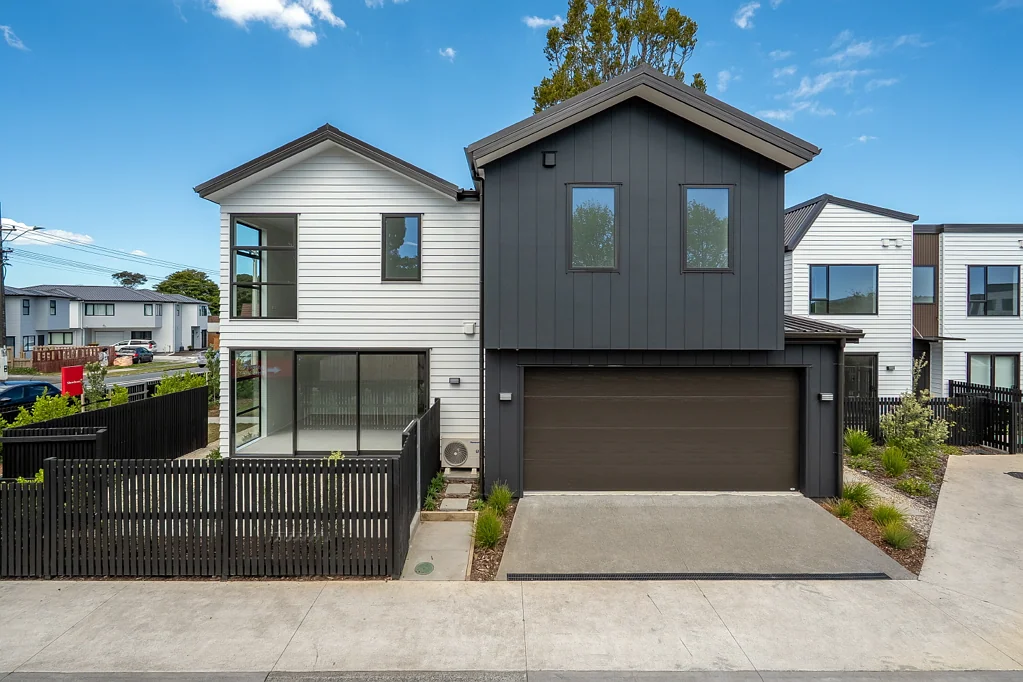 Western Heights 4房  Stunning Family Home - Ready Now!