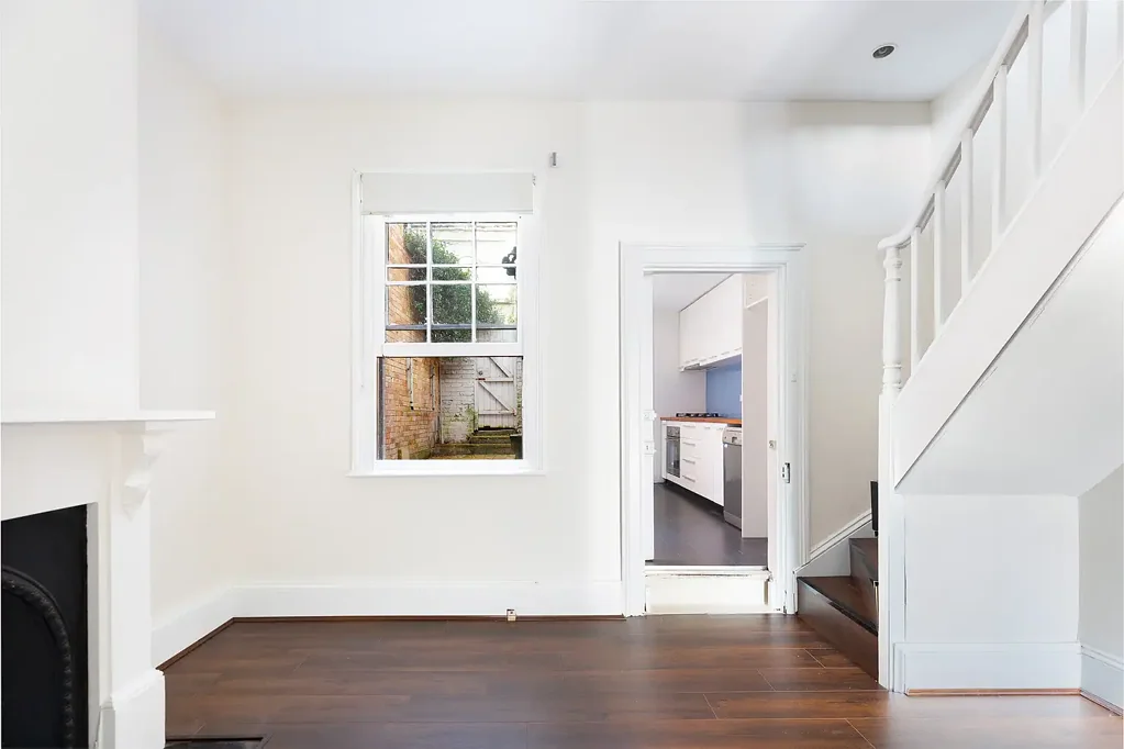 Three bedroom apartment, wide city views