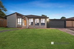 9 Woodlands Crescent, Narre Warren