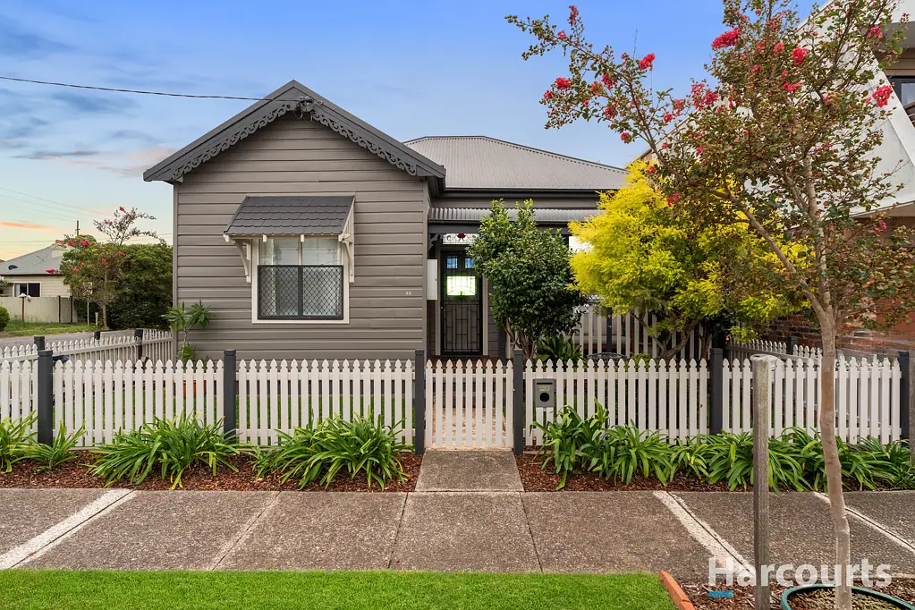 32 Gulliver Street, Hamilton, NSW 2303