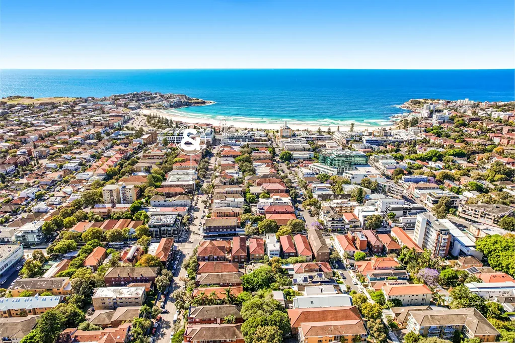 Bondi Beach North Facing Art Deco Studio Apartment Within Steps Of Bondi Beach