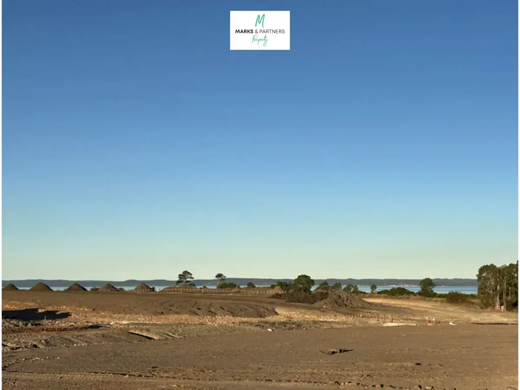 Booral Elevated 2015sqm block with water views
