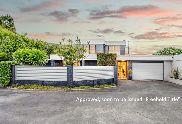 16A Oleander Point, Farm Cove, Manukau City