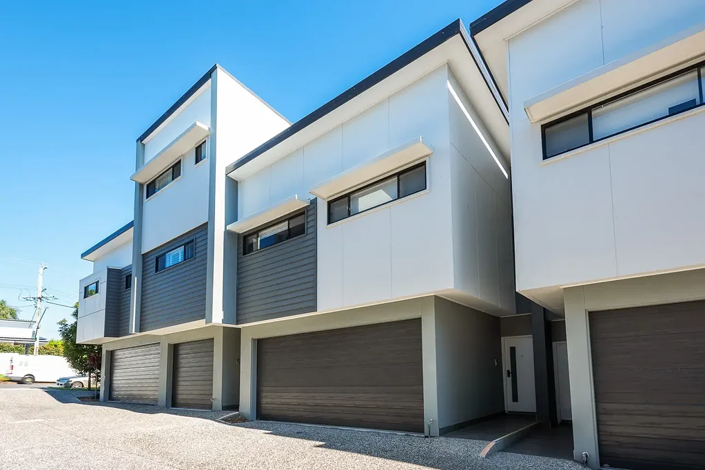 Southport 3ਬੈੱਡਰੂਮ Beautiful 3brm Townhouse,  3 bathrooms, Double Garage