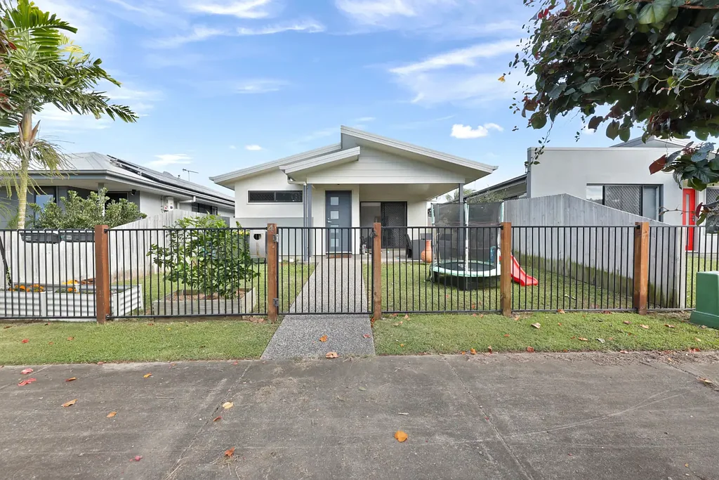 Rural View 3房  Stylish, Low-Maintenance Living in a Prime Northern Beaches Setting
