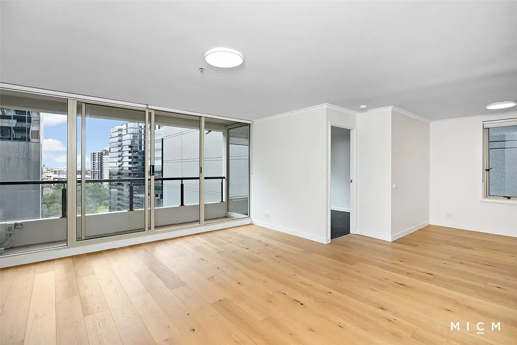 Spacious 2 Bedroom in St Kilda Road
