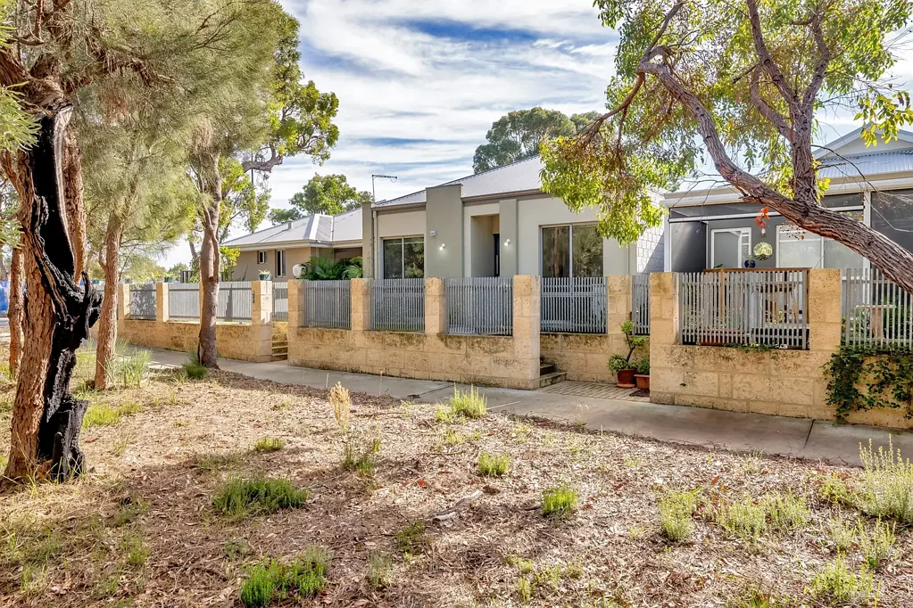 Coodanup 3غرفة نوم GORGEOUS BUSHLAND/LAKE VIEWS - EXCLUSIVE FRASERS LANDING RIVERSIDE ESTATE!