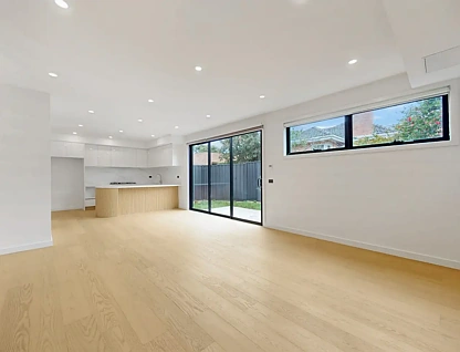 2/31 Hampton Rd, Essendon West, VIC 3040, 4房, 2浴, 整租独立别墅