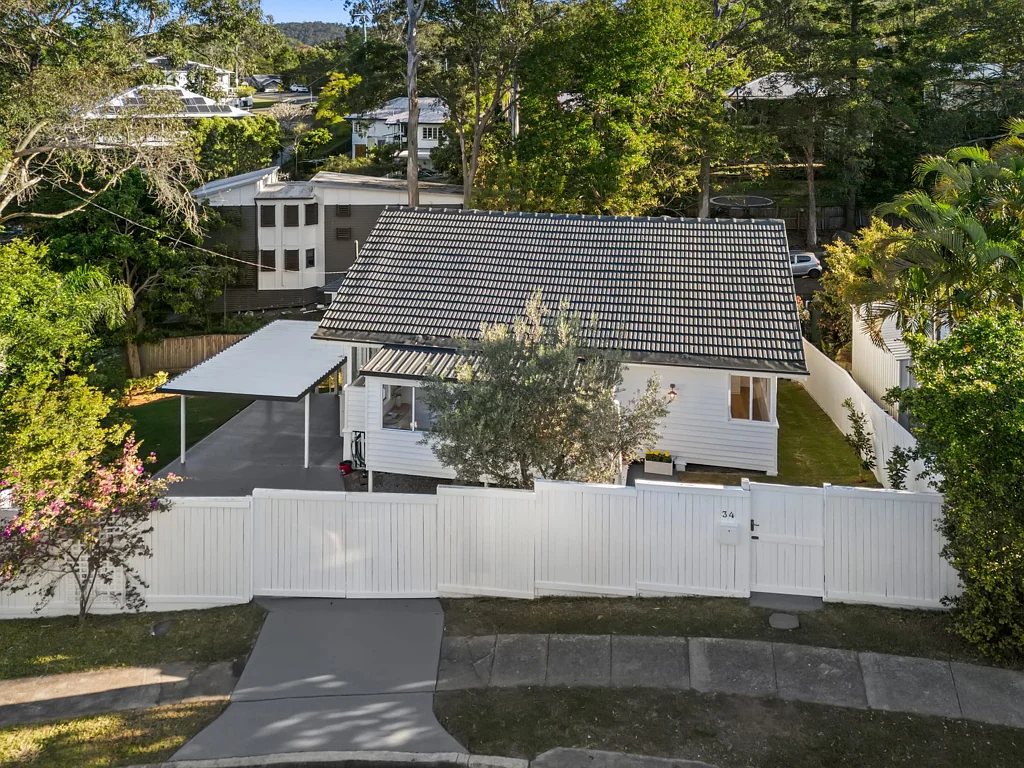 Ashgrove 3房 阳光明媚的风格，家庭空间和轻松生活 Sunlit Style, Family Space and Effortless Living
