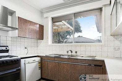 15 Glenthorne Drive, Keysborough, VIC 3173, 3 phòng ngủ, 1 phòng tắm, House