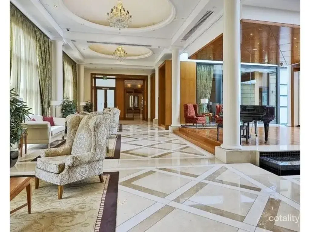 FULLY FURNISHED LUXURY 5 STAR APARTMENT!!!!