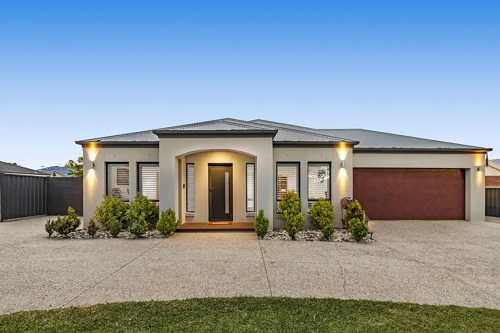 4 Grenadier Grove, Hillside, VIC 3037