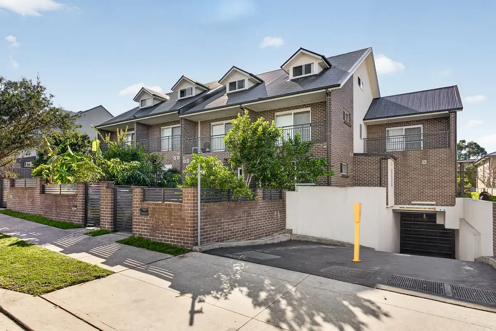 Wentworthville 3chambre SOLD PRIOR TO AUCTION BY TEAM NAYAK | #1 AGENT IN WENTWORTHVILLE FOR 9 CONSECUTIVE YEARS