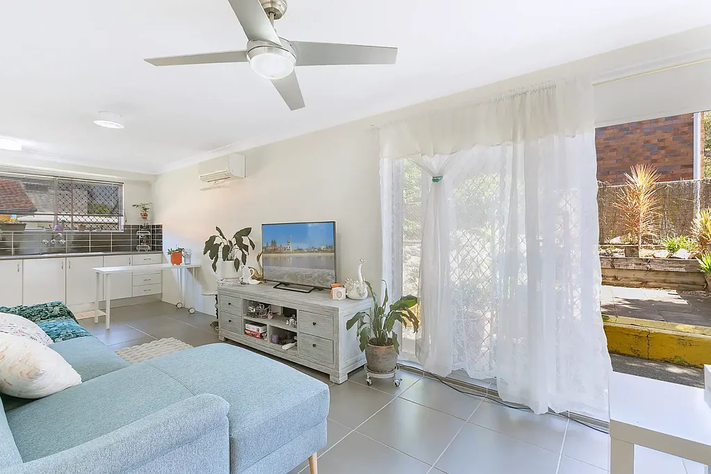 2/51 Leicester Street, Coorparoo, QLD 4151