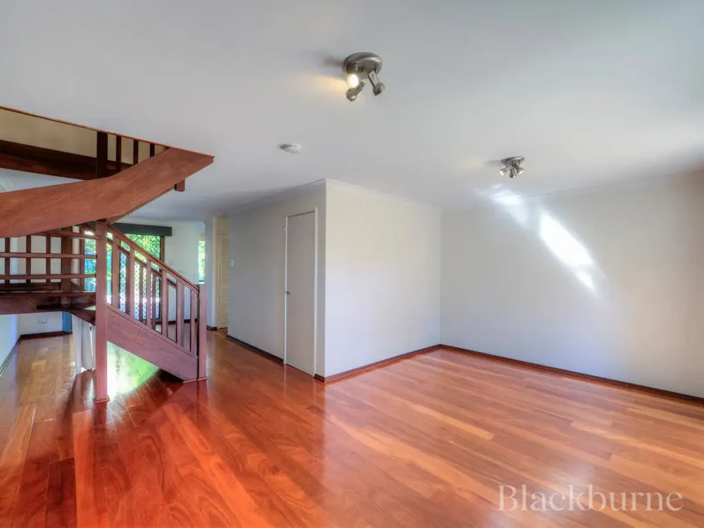 WEMBLEY TOWNHOUSE WITH BALCONY, CLOSE TO SUBI CENTRAL!