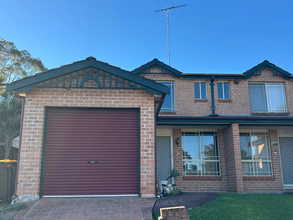 Spacious 3-Bedroom Duplex with Fenced Yard in Convenient Quakers Hill Location