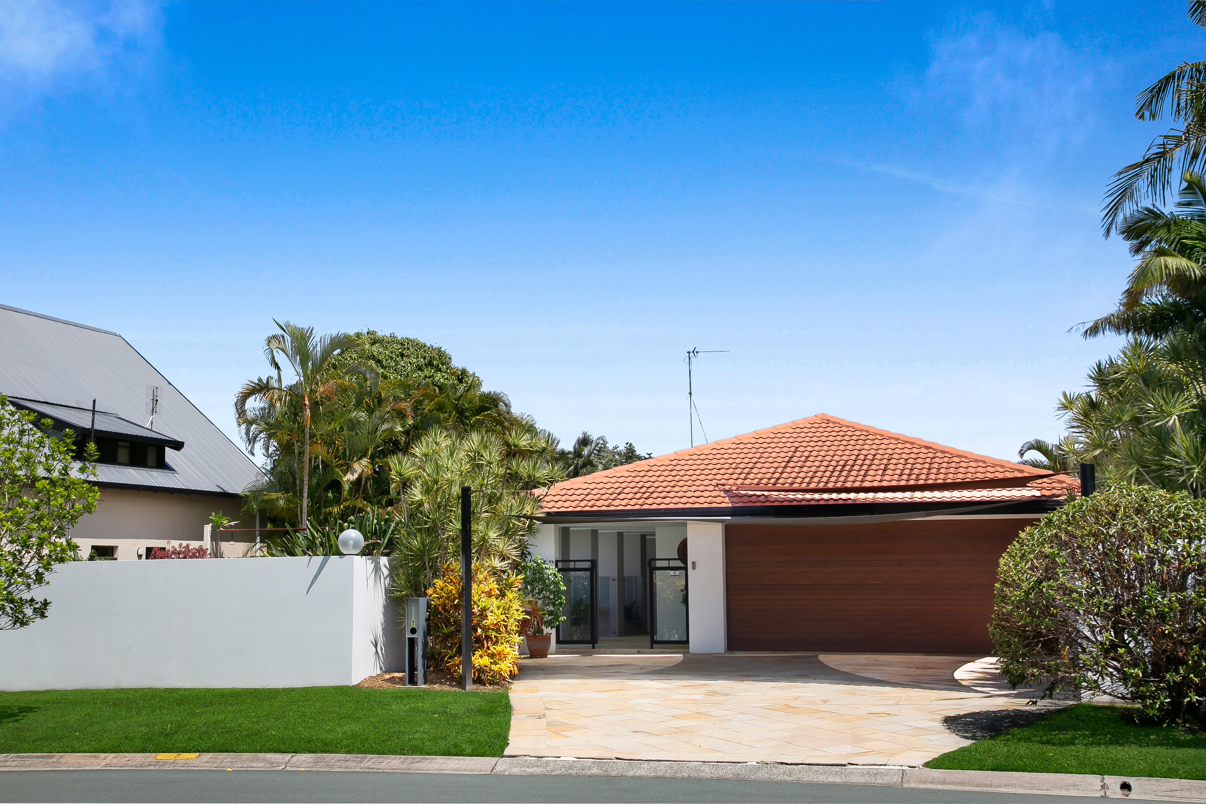 7 AYRSHIRE AV, BENOWA QLD 4217, 0 Bedrooms, 0 Bathrooms, House