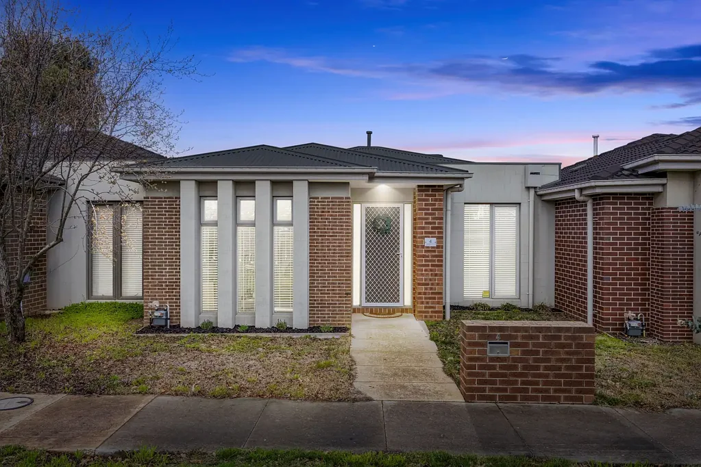 4 Bastow Lane, Lucas, VIC 3350