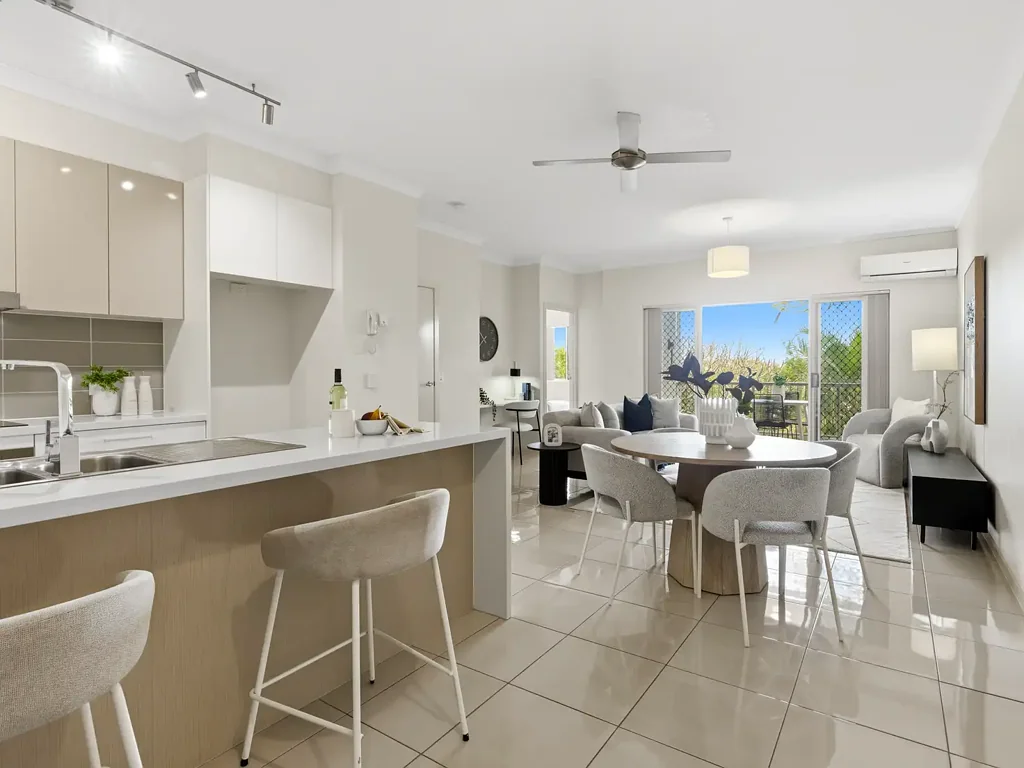 Fairfield 2chambre Unique, Large, First-Floor, Private, Secure Unit Supremely Located, inc. w/n BSSSC Catchment; Complete with Balcony Alfresco and more! – Come Inspect!
