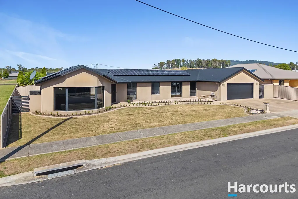 Spreyton 4 Bedroom Stunning family home in the heart of Spreyton!