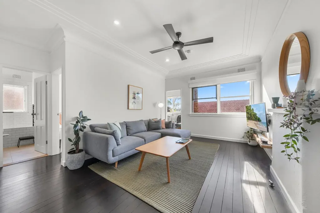 Sunlit Top-Floor Art Deco Apartment in the Heart of Woollahra