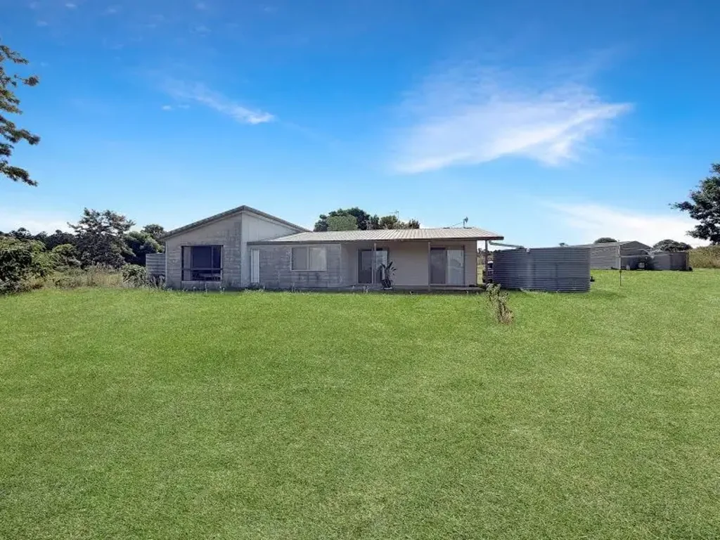 South Nanango 3房  摆脱老鼠赛跑，开始生活。  Escape the Rat Race and start living.