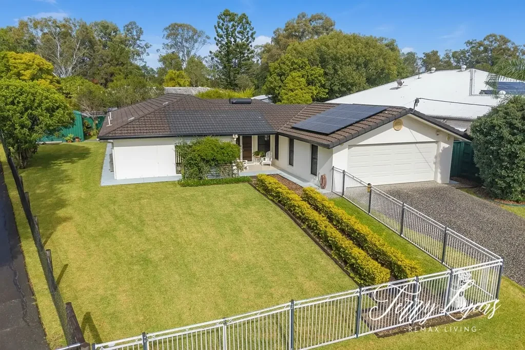 Caboolture 4બેડરૂમ AN EXCEPTIONAL 330SQM FAMILY RESIDENCE OFFERING SPACE, STYLE & SOPHISTICATION