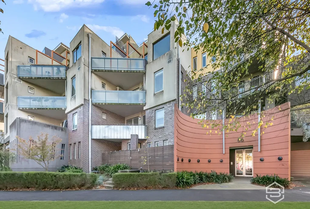 Sunlit Inner-City Sanctuary with Expansive Courtyard in Prime Fitzroy Fringe Location