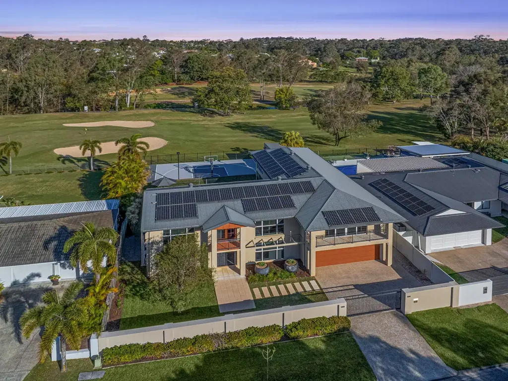 Mount Ommaney 5ਬੈੱਡਰੂਮ Grand Entertainer with Golf Course Views & Unmatched Privacy