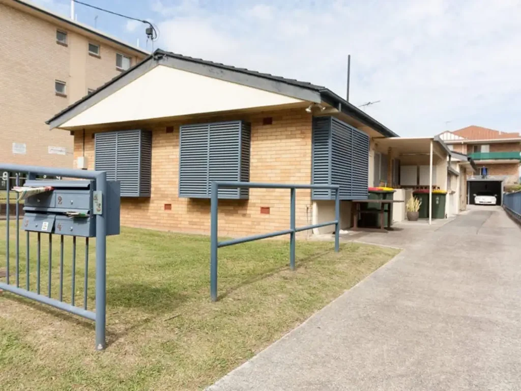 Partly Furnished Unit in Yeronga!