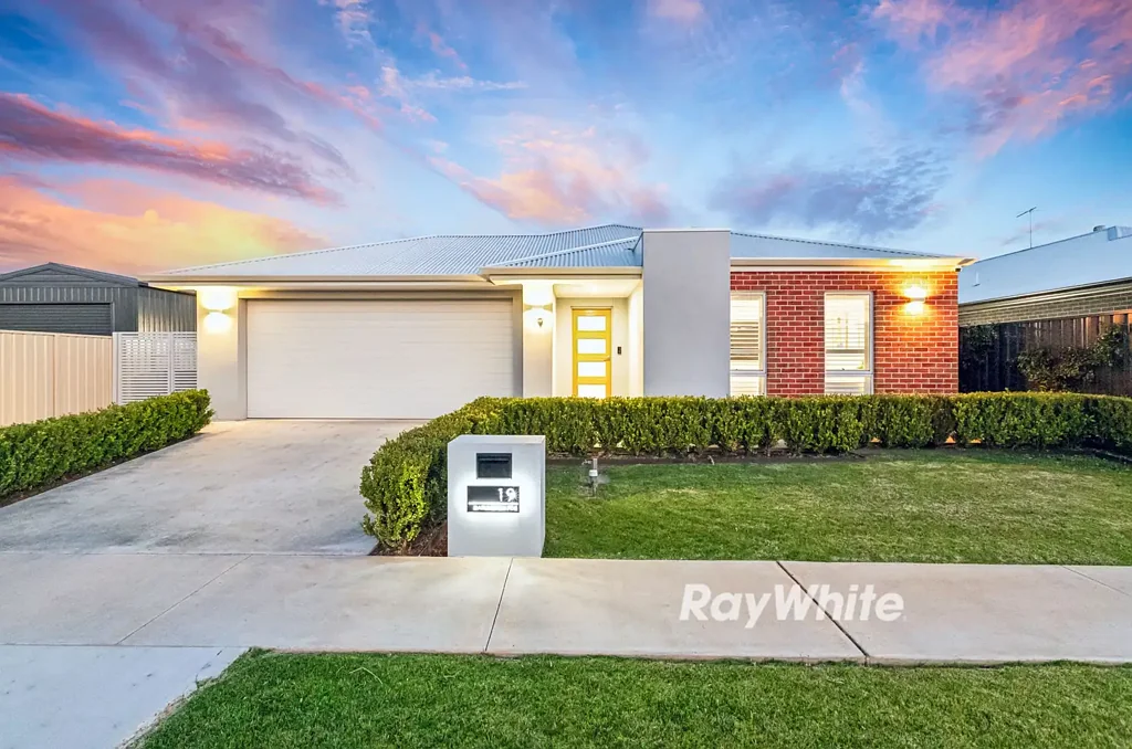 Mildura 3 Slaapkamer Exceptional Contemporary Living with Impressive Entertaining & Shedding