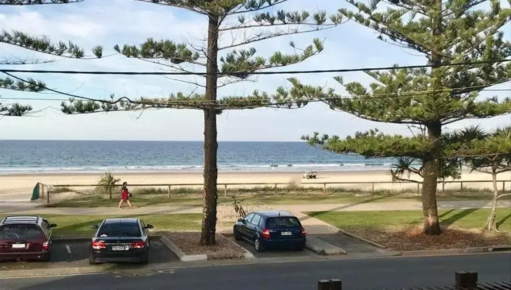 Beachside Living - 2 Bedroom Unit on Marine Parade