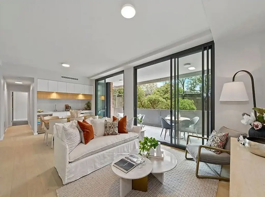 Oversized Two-Bedroom Apartment