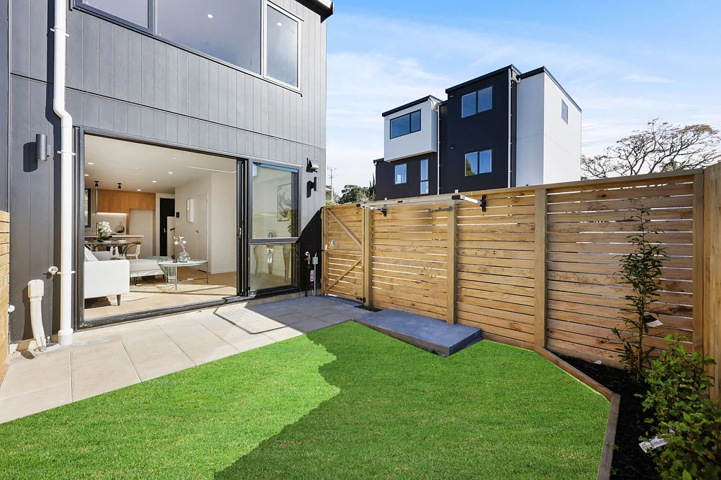Greenlane 2 Bedroom Freehold Design-Living by Cornwall Park!