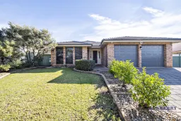 16 ASHLUNDIE CRES, Dubbo