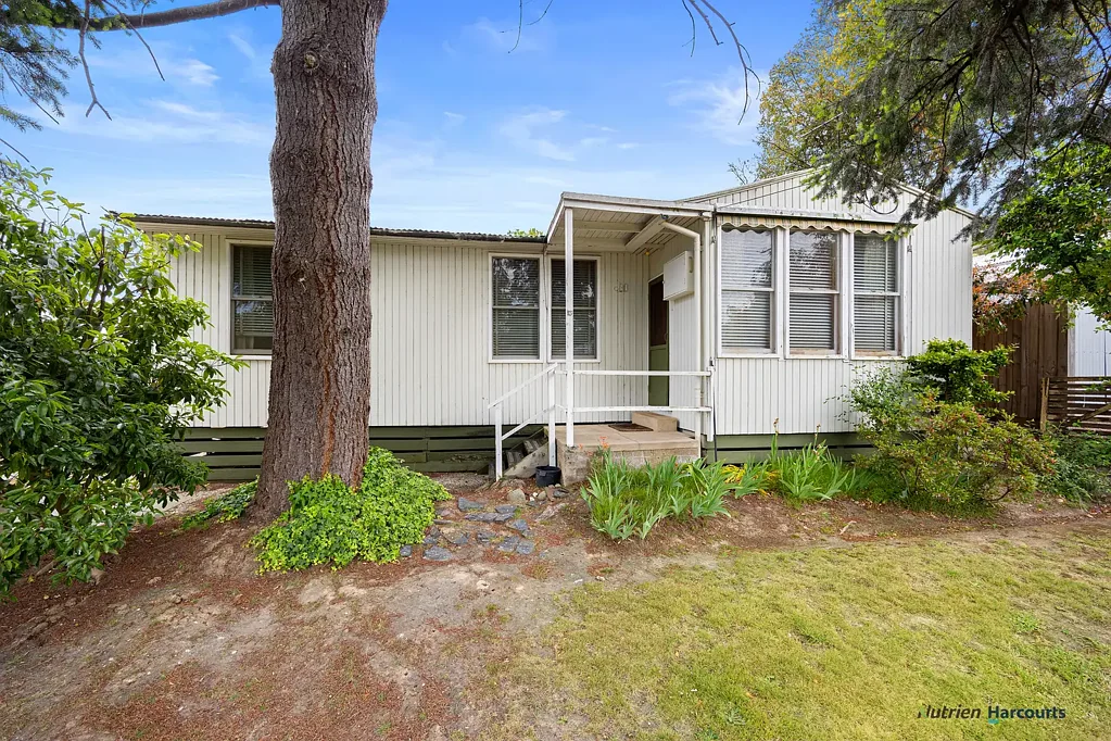 13 Fifth Street, Eildon, VIC 3713