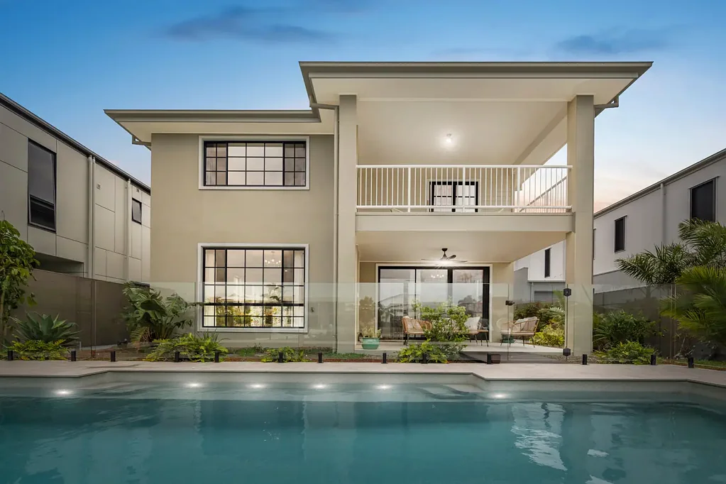 Newport 5 Bedroom EXPANSIVE WATERFRONT HOME WITH PRIVATE PONTOON & PREMIUM BOATING ACCESS