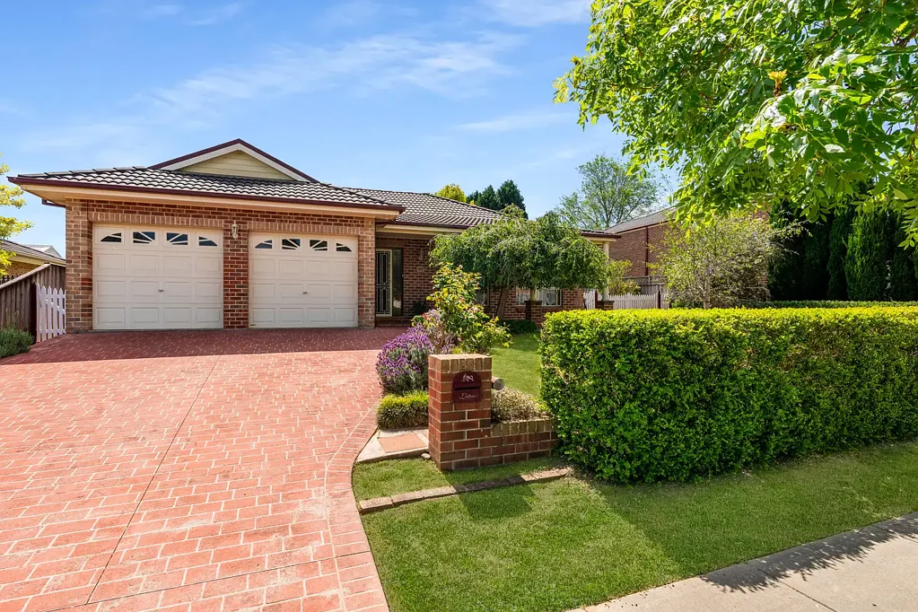 Bowral 4Phòng ngủ Spacious, Versatile Living Areas Designed for Family Life and Entertaining!