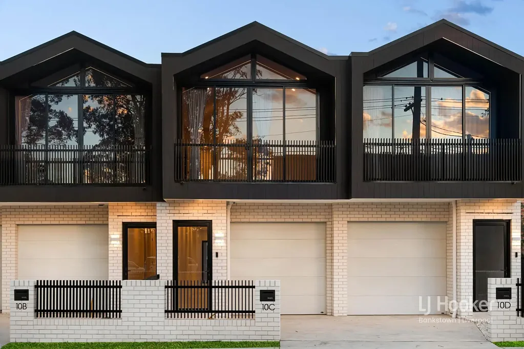 Moorebank 3ਬੈੱਡਰੂਮ You�ll love every moment living at 10 Ikara. Built with intention, finished with