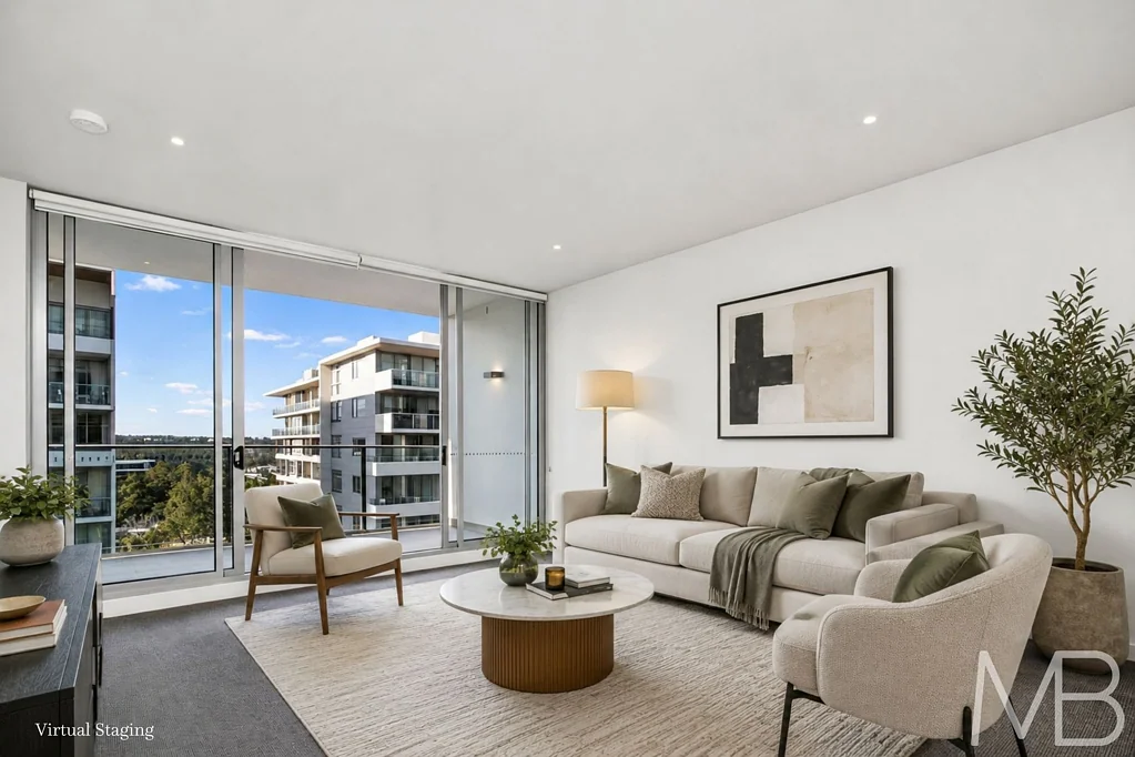 Sophisticated Apartment with Oversized Study