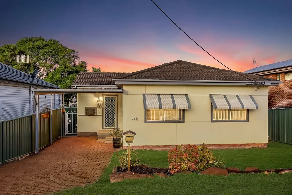 Woy Woy 3房  Character home with space and potential