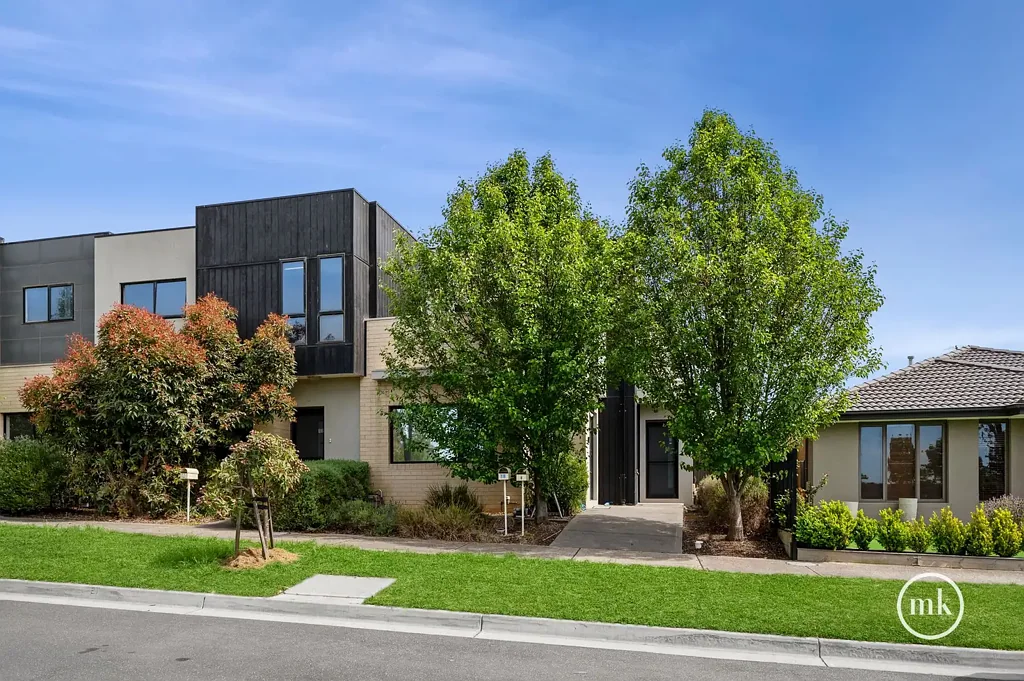 One Bedroom Beauty Overlooking Neptune Park