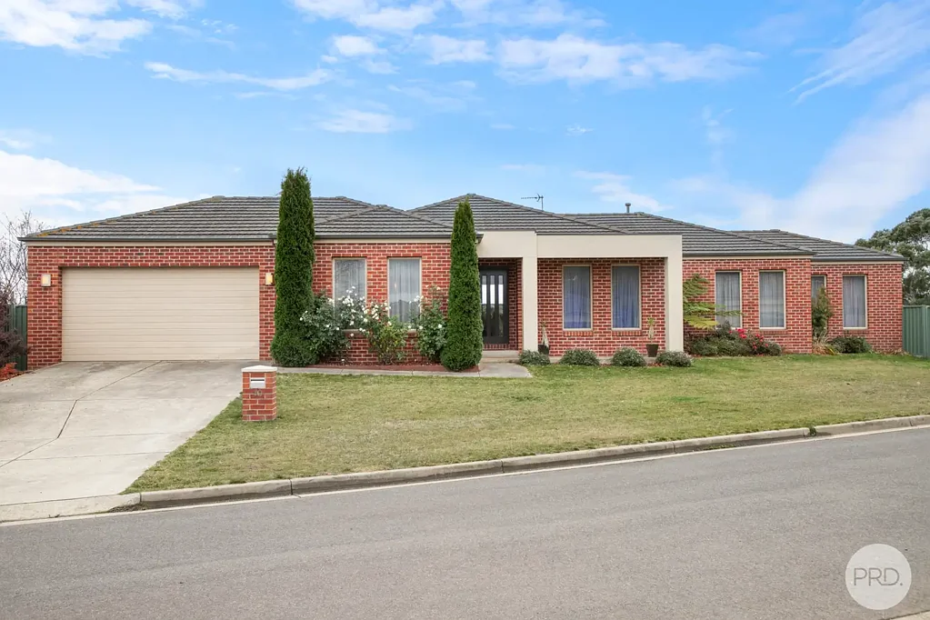 10 Ada Rose Heights, Brown Hill, VIC 3350