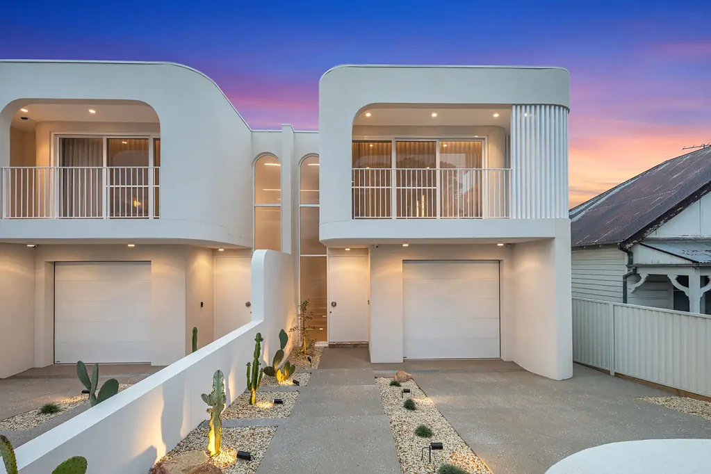 Kingsgrove 5બેડરૂમ Architecturally Designed Luxury in One of Kingsgrove's Most Prestigious Streets