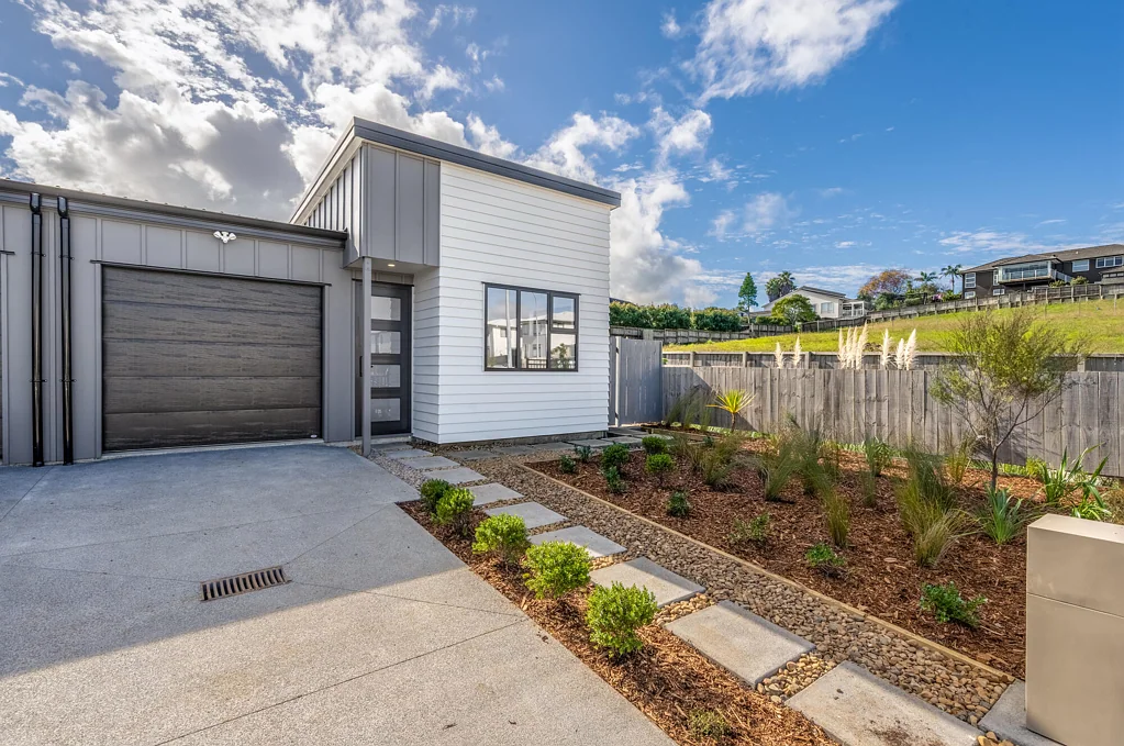 Beachlands 4房  Brand new modern living near Pine Harbour