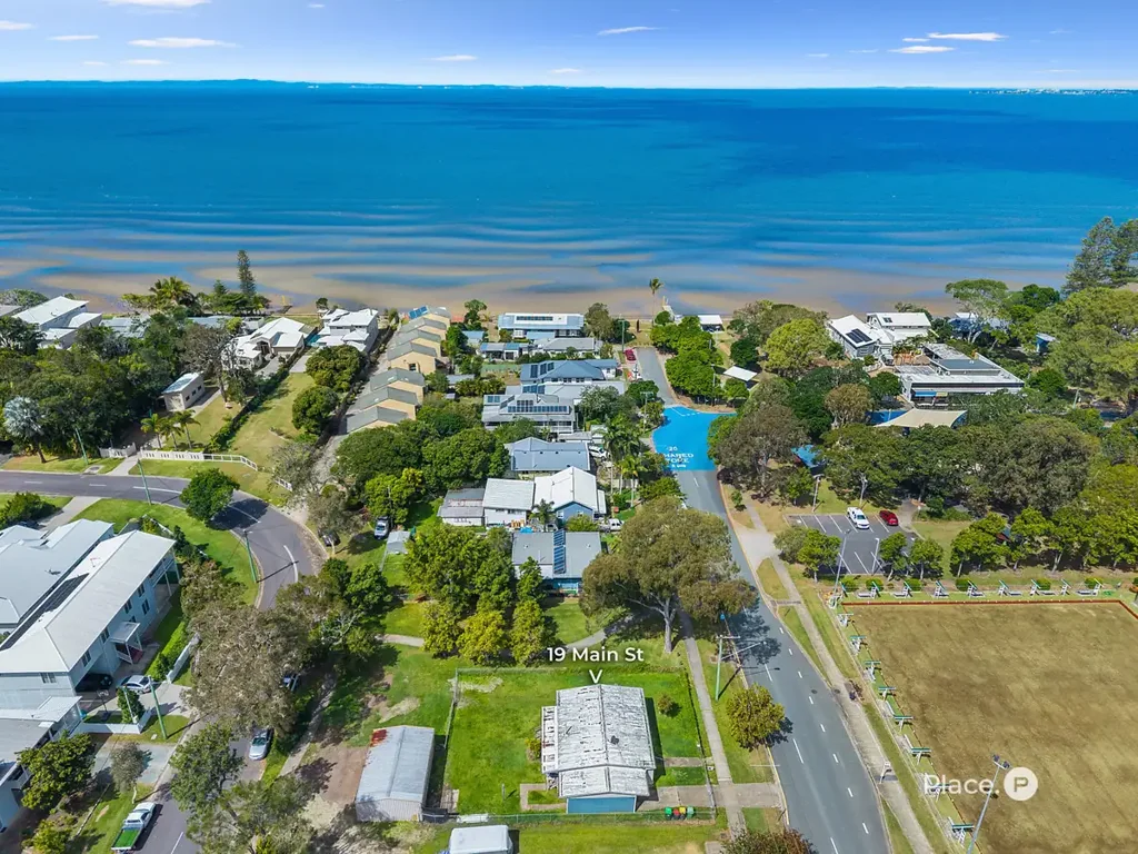 19 Main Street, Beachmere, QLD 4510