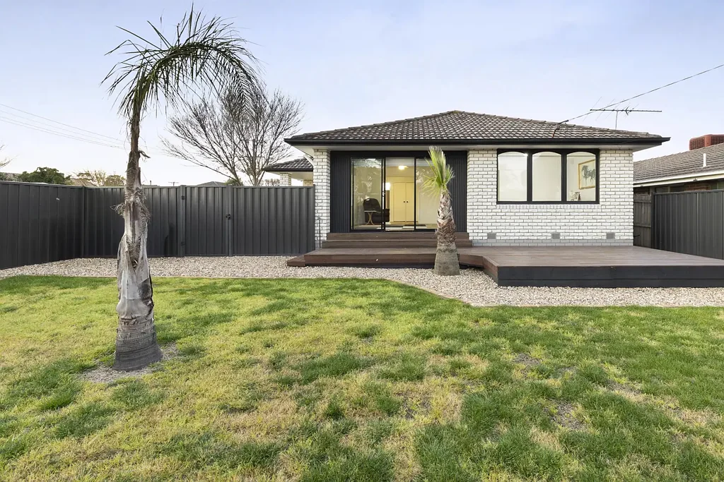Craigieburn 4Zimmer Renovated Family Home with Exciting Future Potential