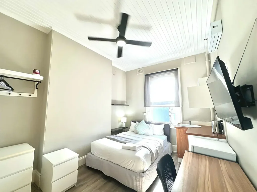 Room for Rent in the Heart of Oxford Street